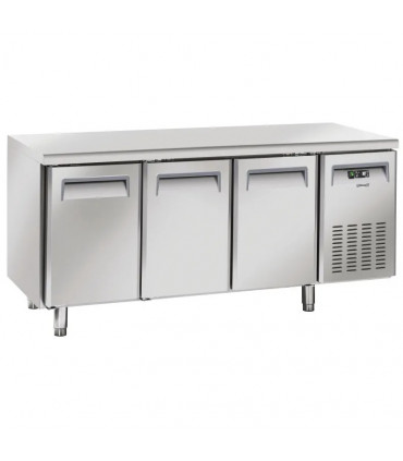Table réfrigérée 3 portes sans dosseret CTAR3P CASSELIN Table réfrigérée 3 portes sans dosseret CTAR3P CASSELIN